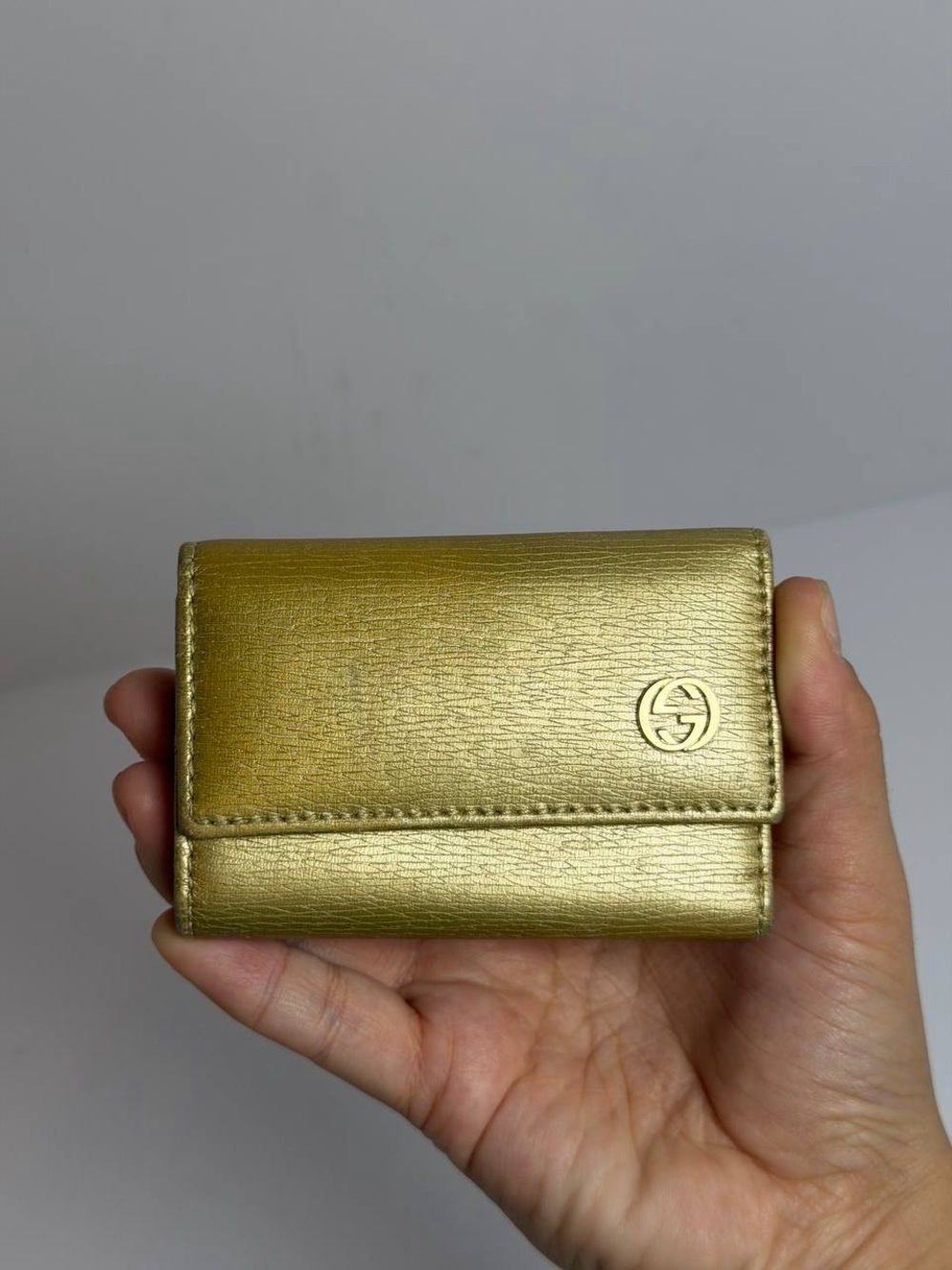 Gucci Metallic Gold Leather Key Holder Case - Picture 1 of 10